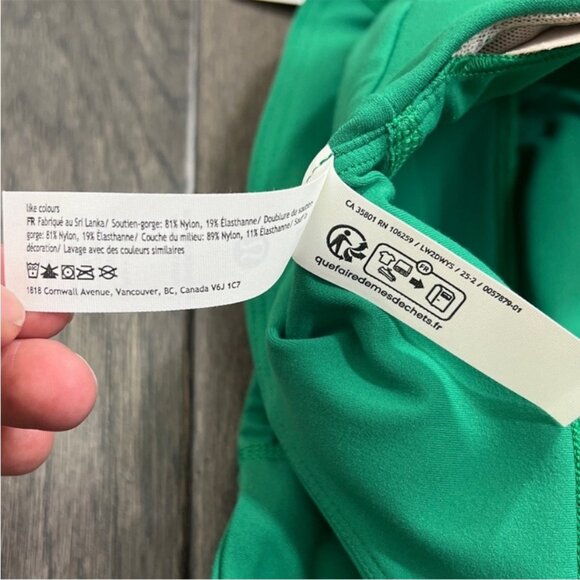 Lululemon NWT Align V-Neck Bra *Light Support, C/D Cup Raceway Green - Picture 6 of 7